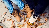 chodník shoes-690608 1280